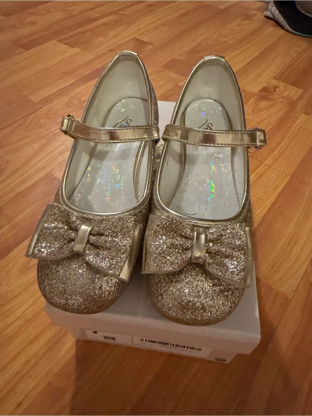 Stelle Girls' Gold Glitter Mary Jane Dress Shoes with Bow Accent Size 1